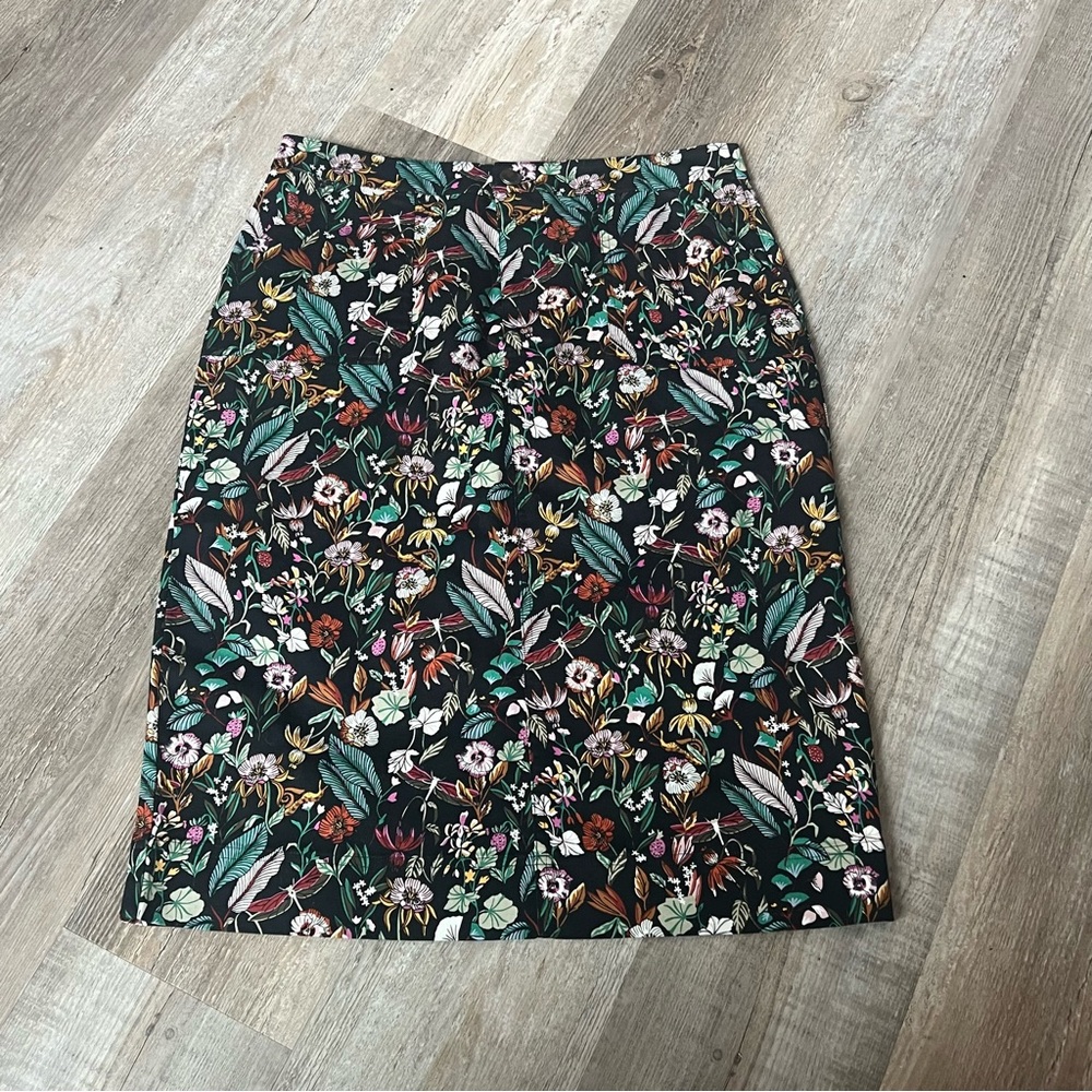 💥Christopher & Banks Skirt Wild Flower Field Print💥